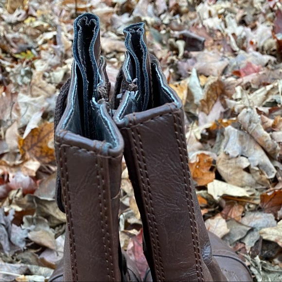 🟢5/$25 Brown boots - Picture 10 of 16